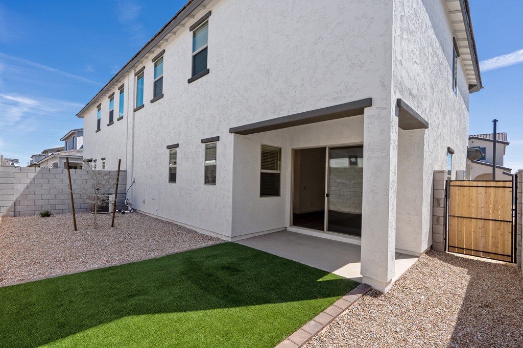 Palermo Backyard Exterior at Bella Encanta Apartment Homes