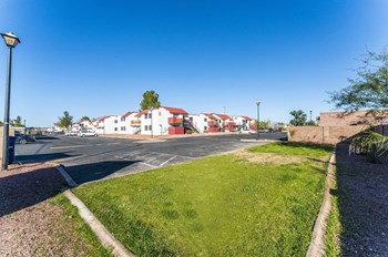 Pet Area and Parking Lot of Metro Tucson Apartments - Photo Gallery 36