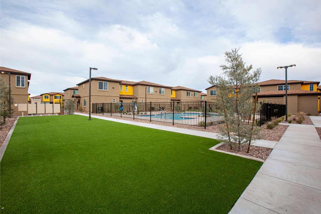 Pet park area at San Vicente Luxury Townhomes in Phoenix AZ 2020
