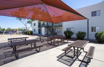 Picnic Area at Casa Del Coronado - Photo Gallery 13