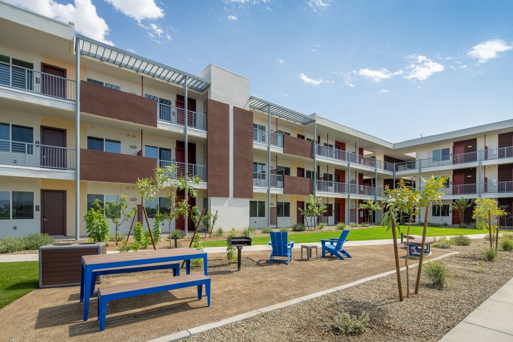 Picnic Area at Streamliner 67th in Phoenix Arizona