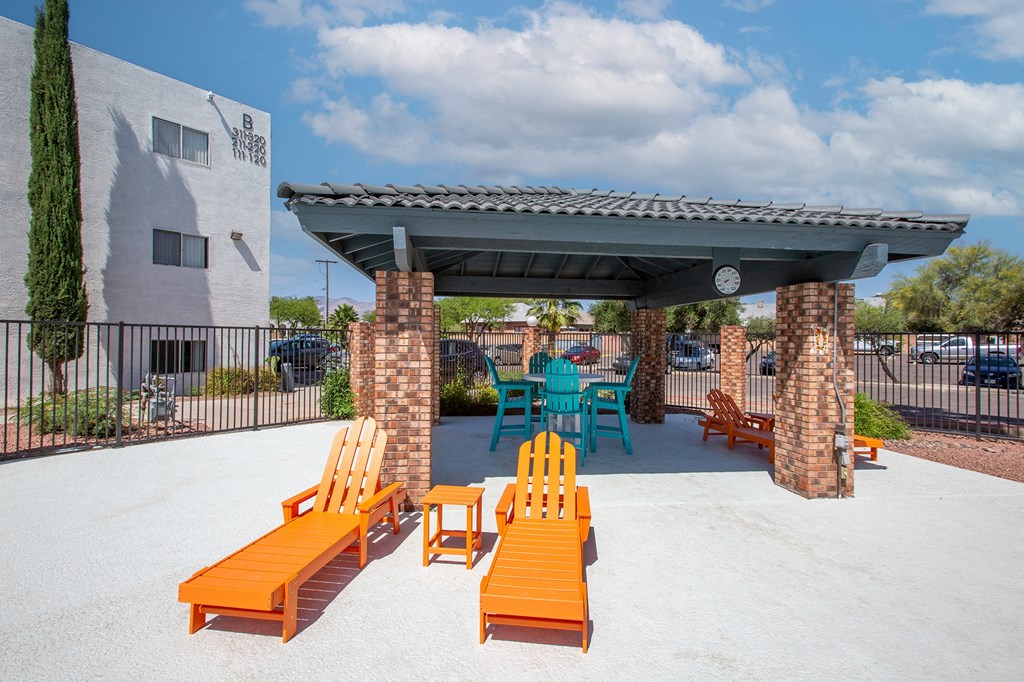 Pool Lounge Seating at The Link at 4th Ave Apartments