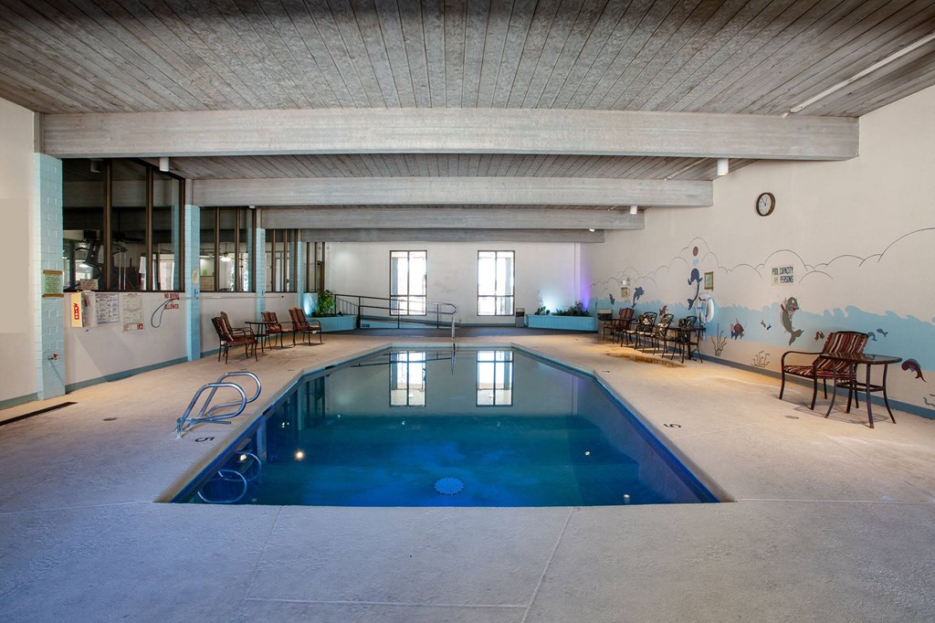 Pool at Los Altos Towers Apartments in Albuquerque NM