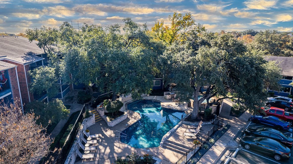 Pool at Stony Creek Apartments in Austin Texas