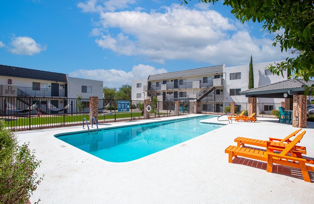 Pool at The Link at 4th Ave Apartments