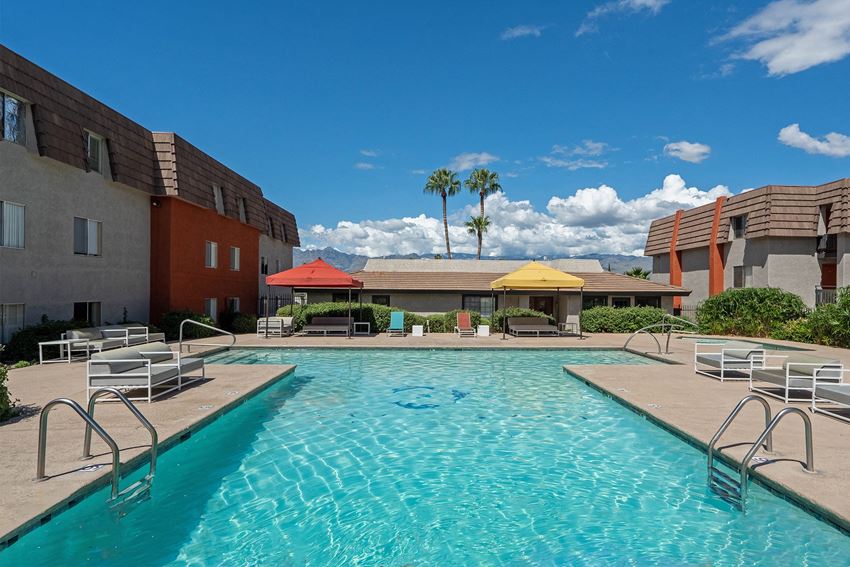 Pool at Toscana Cove Apartments in Tucson Arizona - Photo Gallery 1