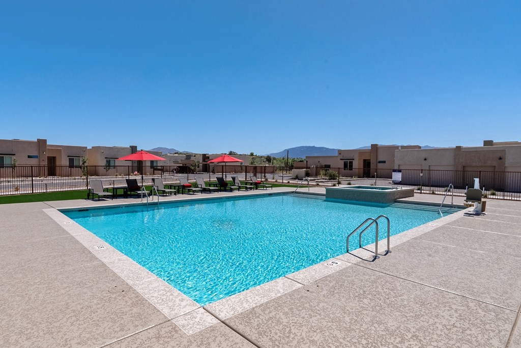 Pool with Resort Style Seating at Casitas Catalina Apartments in Tucson