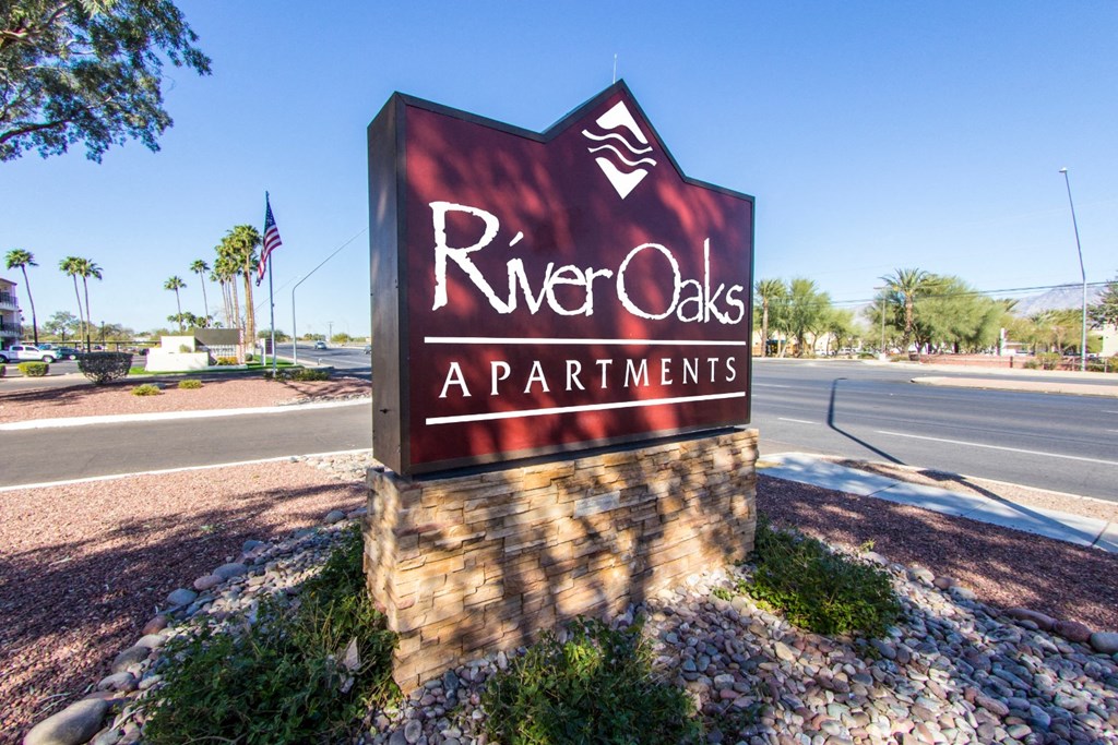 Signage at River Oaks Apartments in Tucson, AZ