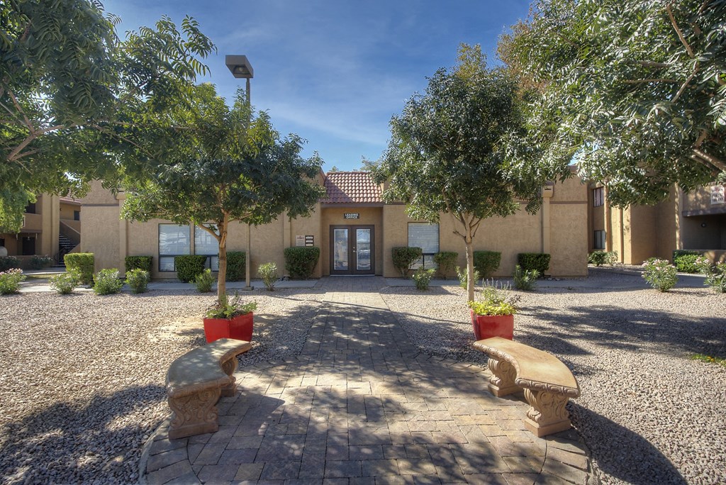Sitting area at Avenue 8 Apartments in Mesa AZ Nov 2020
