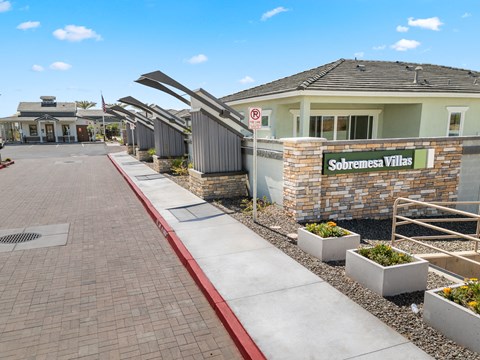 A sunny day at Sobremesa Villas with a clear blue sky.