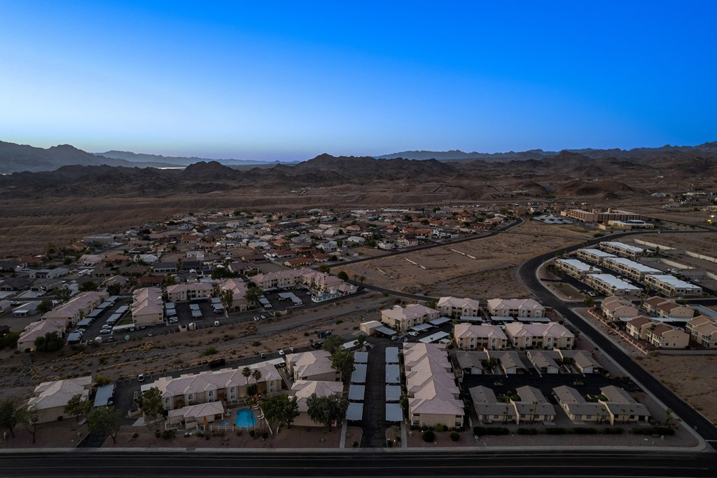Stone Ridge Apartments surrounded by mountain views
