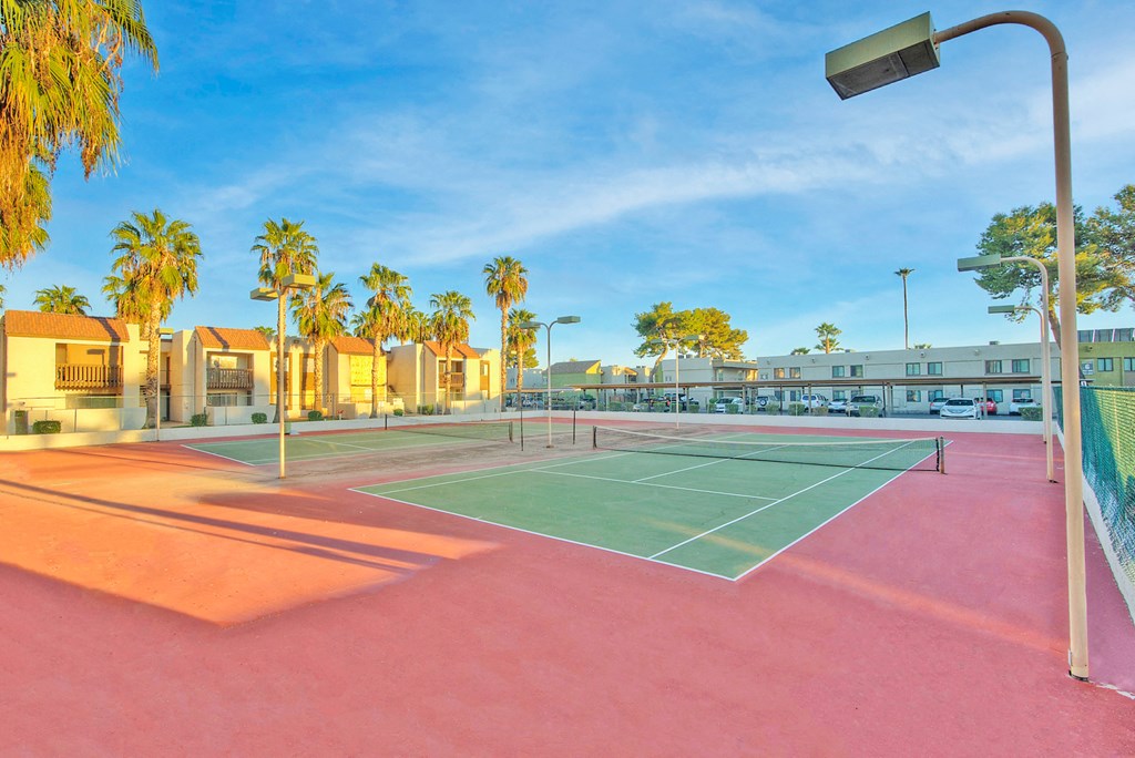 Tennis court at Townhomes on the Park Apartments in Phoenix AZ Nov 2020