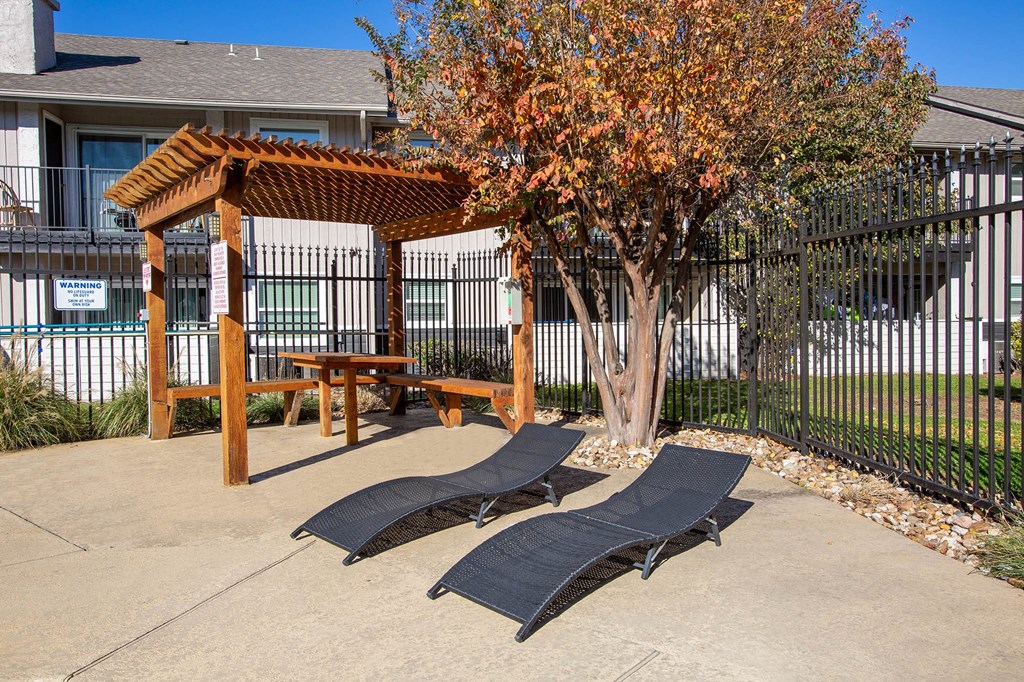 Terrace and Seating at The Villas at Quail Creek Apartment Homes in Austin Texas