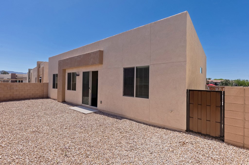 Three Bedroom Backyard at Casitas Catalina Apartments in Tucson