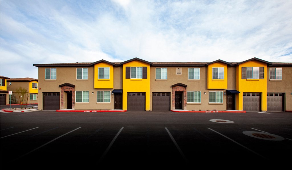 Exterior & Landscaping at San Vicente Luxury Townhomes in Phoenix AZ