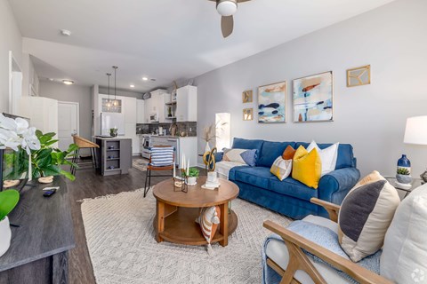 910 Walnut Ave Studio-2 Beds Apartment for Rent