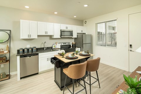 9910 W Montebello Ave Studio-1 Apartment for Rent