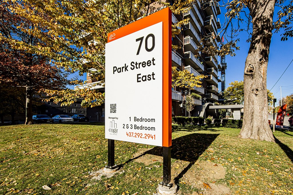 Property Signage at 70 Park, Mississauga, CA, L5G 1M5