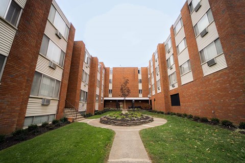 Courtyard Green Space at Five High, West Hartford, CT