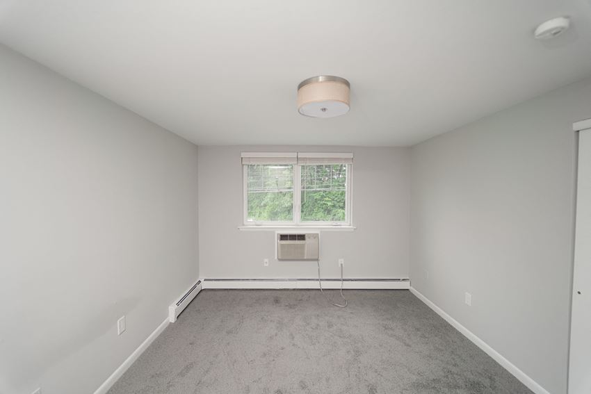 Enclave West Hartford / Parc West Apartments, 43 Caya Ave, West