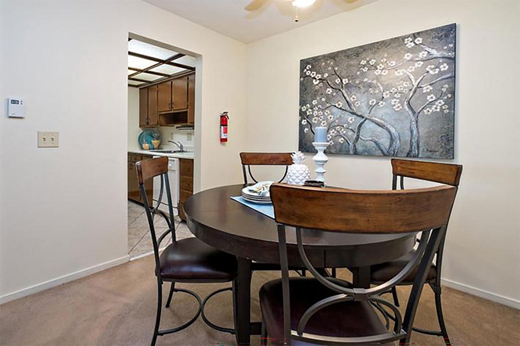 611 Regency Way Apartments Dining