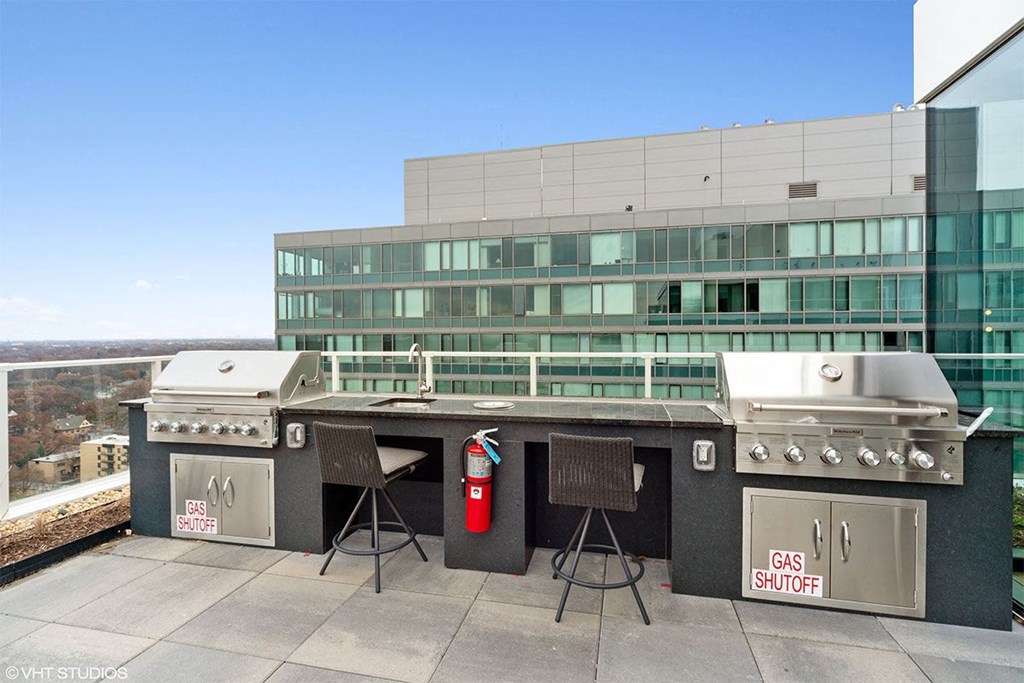 Albion Oak Park Apartments, 1000 Lake Street, Oak Park, IL RentCafe