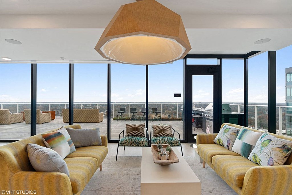 Albion-at-Oak-Park Lounge