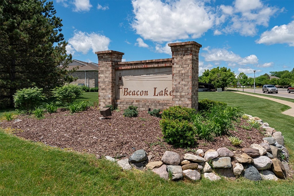 beacon lake apartments signage