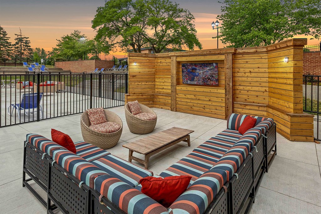 Albion on Northwest Outdoor Lounge