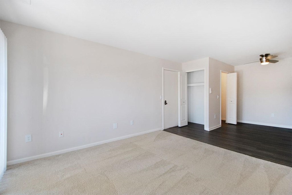 Bloomfield Place Apartments Living Room and Entry