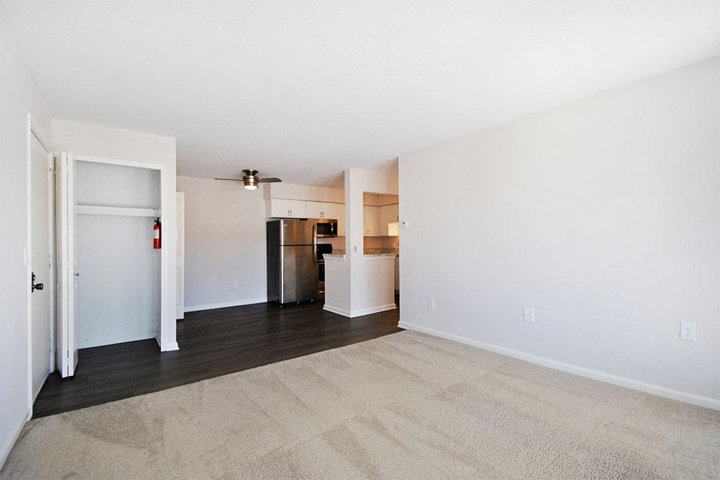 Bloomfield Place Apartments Dining Room