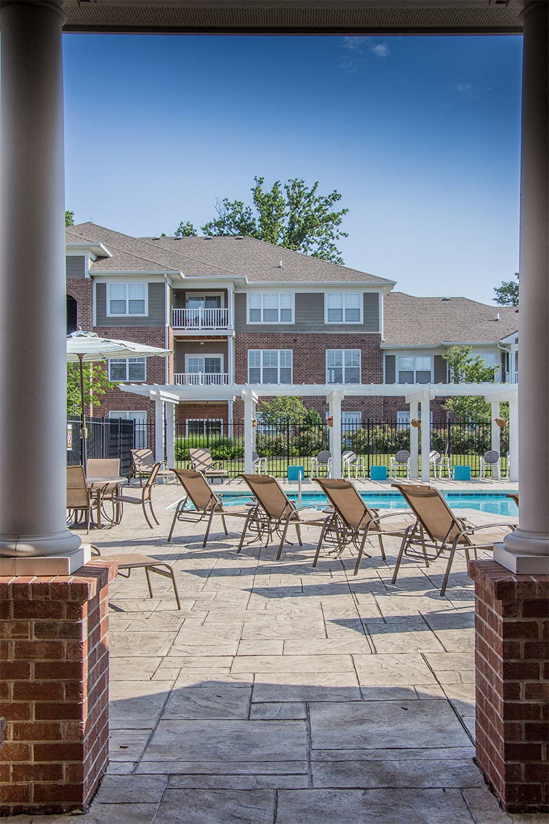 canon club at perry crossing apartments pool