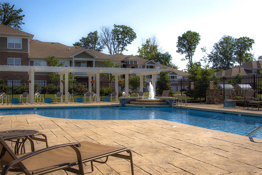 canon club at perry crossing apartments pool
