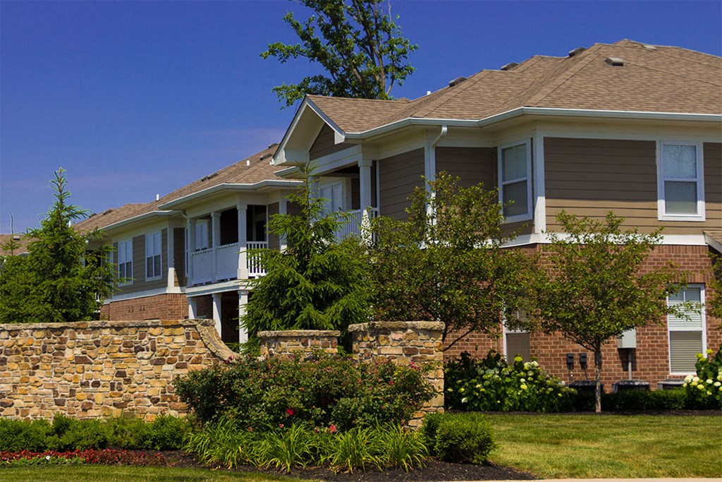 canon club at perry crossing apartments