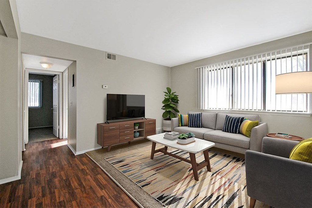 Carlyle Place Apartments Living Room