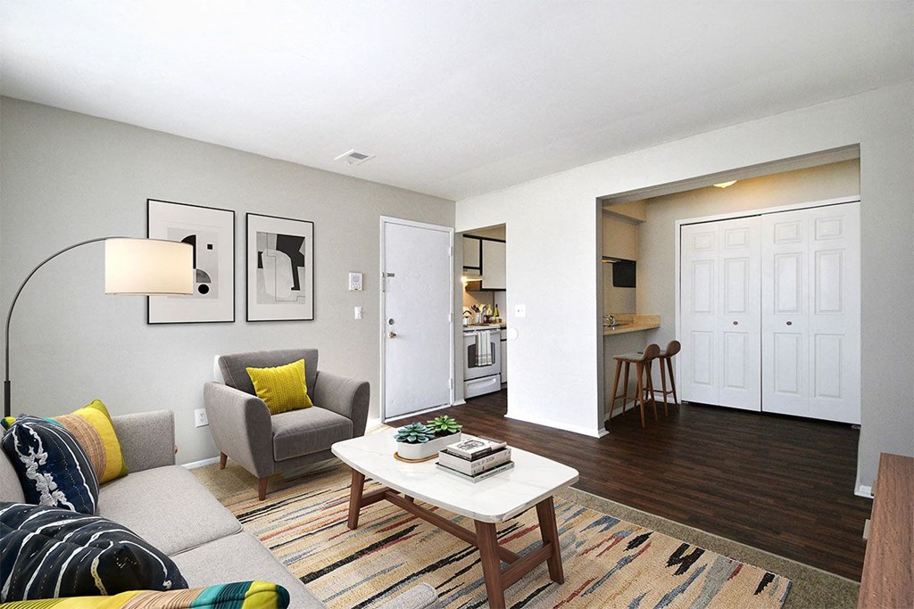 Carlyle Place Apartments Living Room