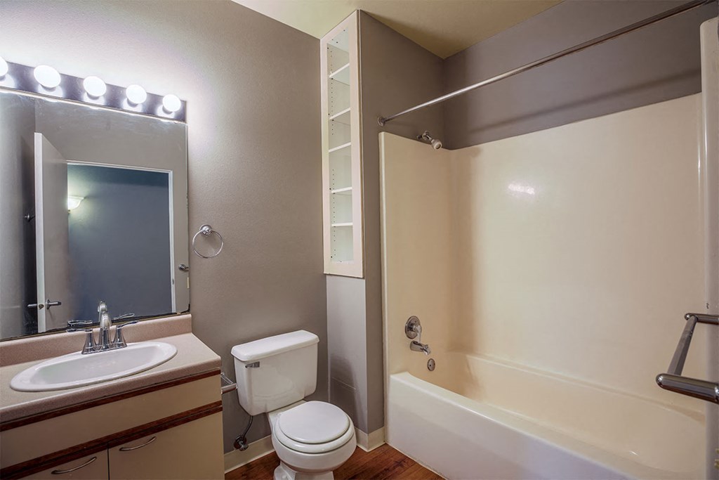 central high stephenson mills apartments bathroom