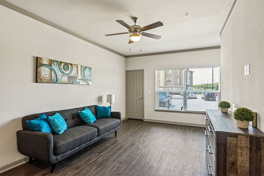 Champions Gate Apartments in San Antonio Living Room and Entry