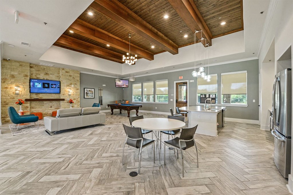 Champions Gate Apartments in San Antonio Lounge