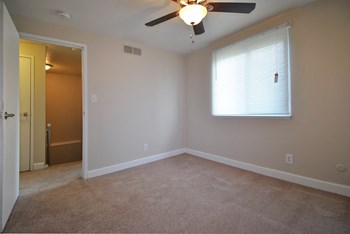coolidge place townhomes bedroom - Photo Gallery 7