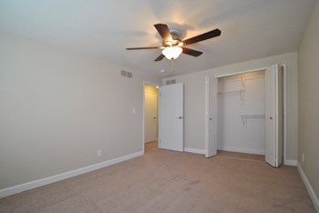 coolidge place townhomes bedroom - Photo Gallery 8