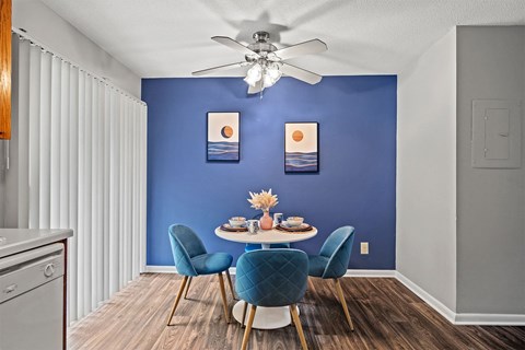 Cross Creek Cove _  Dining