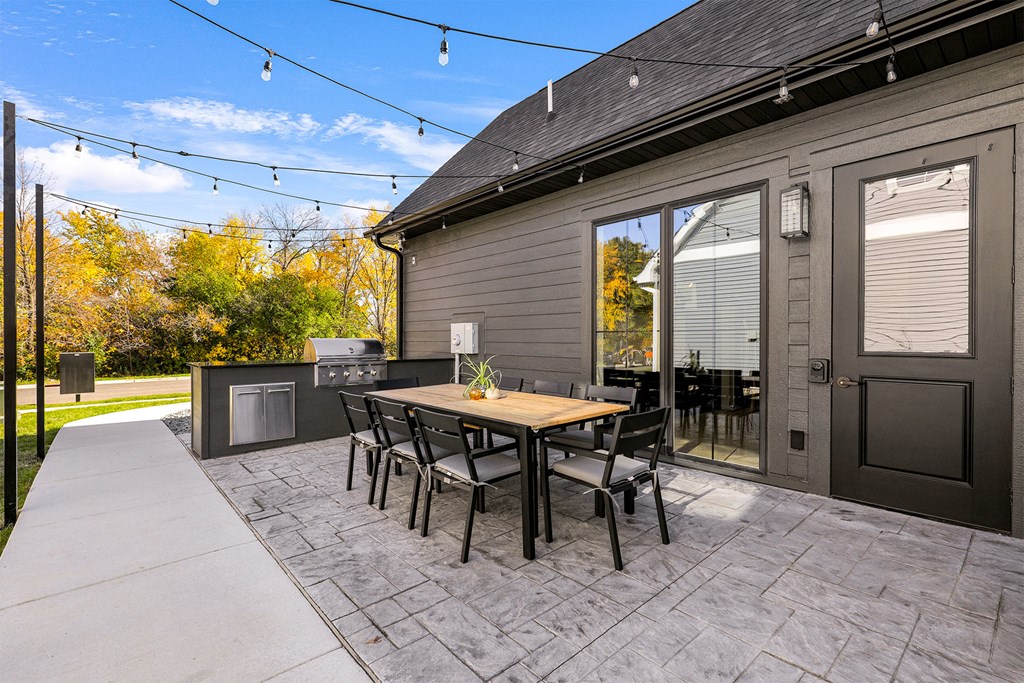 Edgewater on Cook Lake Clubhouse Outdoor Patio