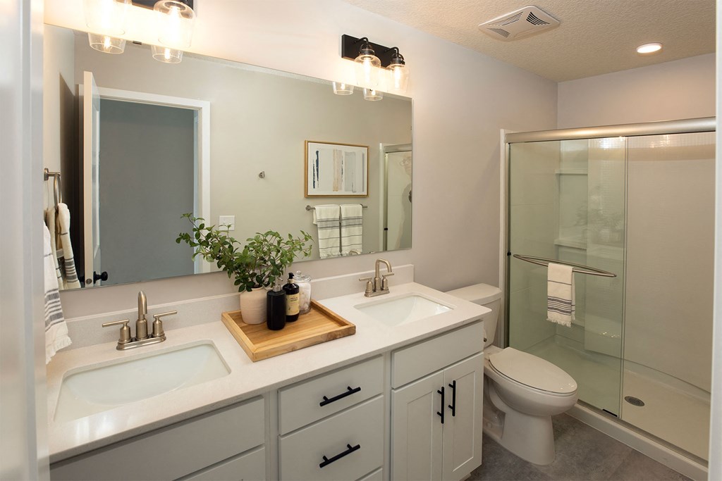 Edgewater on Cook Lake Bathroom