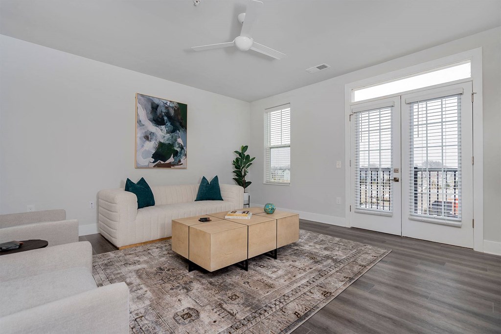 Evans Farm Apartments, 5915 Evans Farm Dr Ste C, Lewis Center, OH