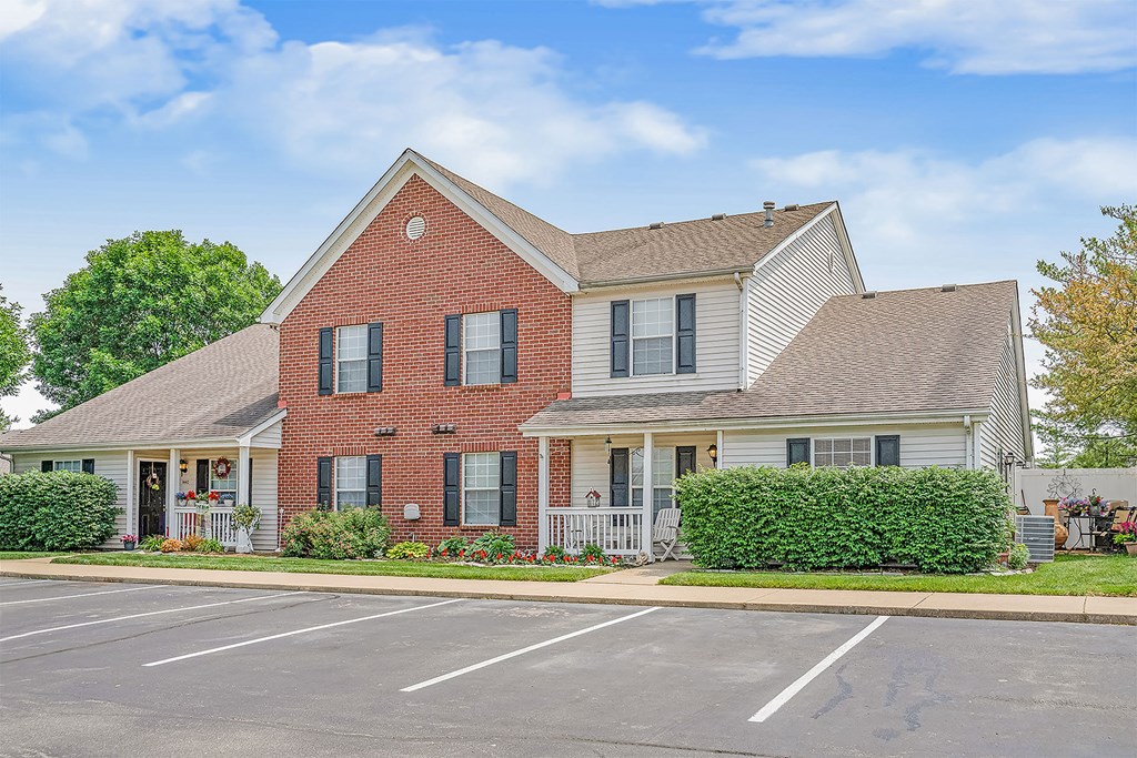 Brixin Franklin Apartments & Townhomes Exterior