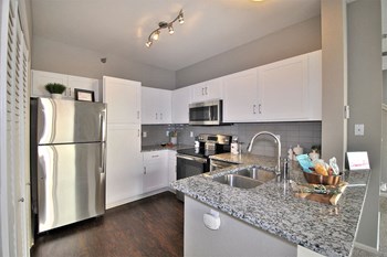 fairlane town center apartments kitchen - Photo Gallery 8