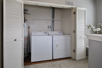 fairlane town center apartments washer and dryer - Photo Gallery 19