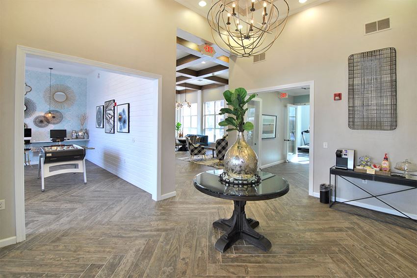 Fairlane Town Center Apartment Homes, 100 Lincoln Lane, Dearborn, MI