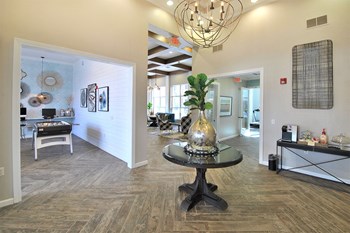 fairlane town center apartments club house - Photo Gallery 4